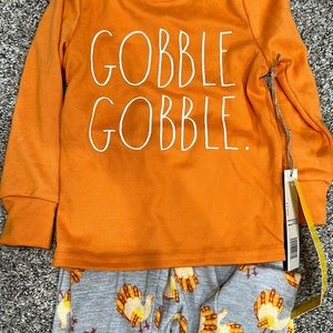 Rae Dunn Kids Gobble Gobble outfit of PJ? Size 3/4/5